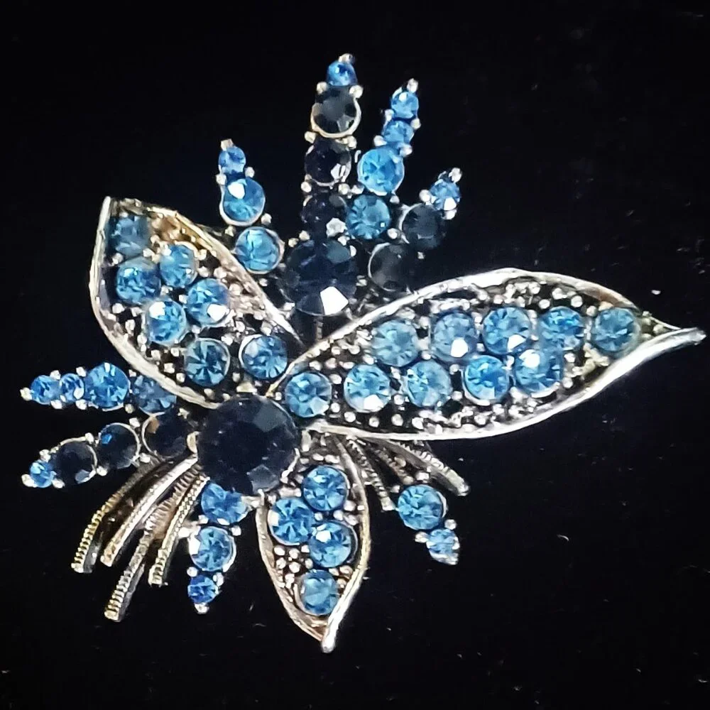 Beautiful Blue Rhinestone Brooch - Picture 2 of 5